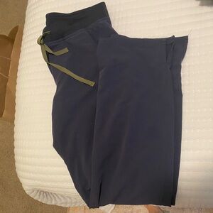 Figs quiet navy scrub pants